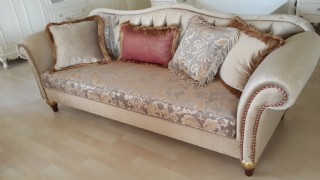 Cream Velvet Fabric Sofa Avant-garde Retro Sofa Set Luxury Living Room